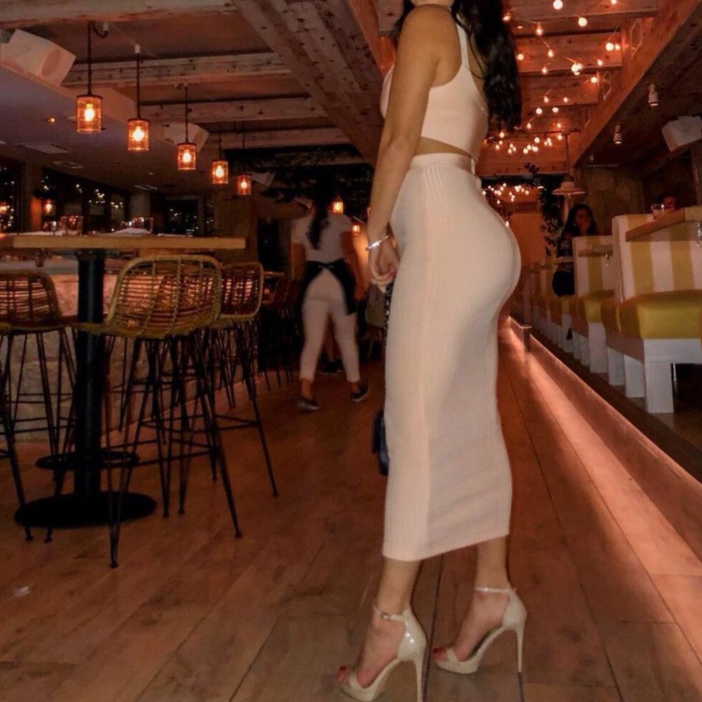Two piece set, bandage material